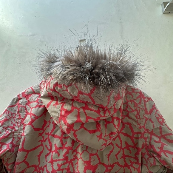 Burton Pink and Gray Ski Jacket - Picture 11 of 16